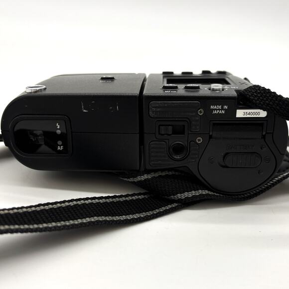 Nikon Coolpix 4500 Digital Camera Case 2 Batteries 4.0MP Accessories 4X Zoom - Picture 10 of 11